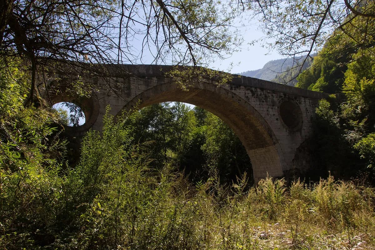 Kozija ćuprija i šetnica Dariva